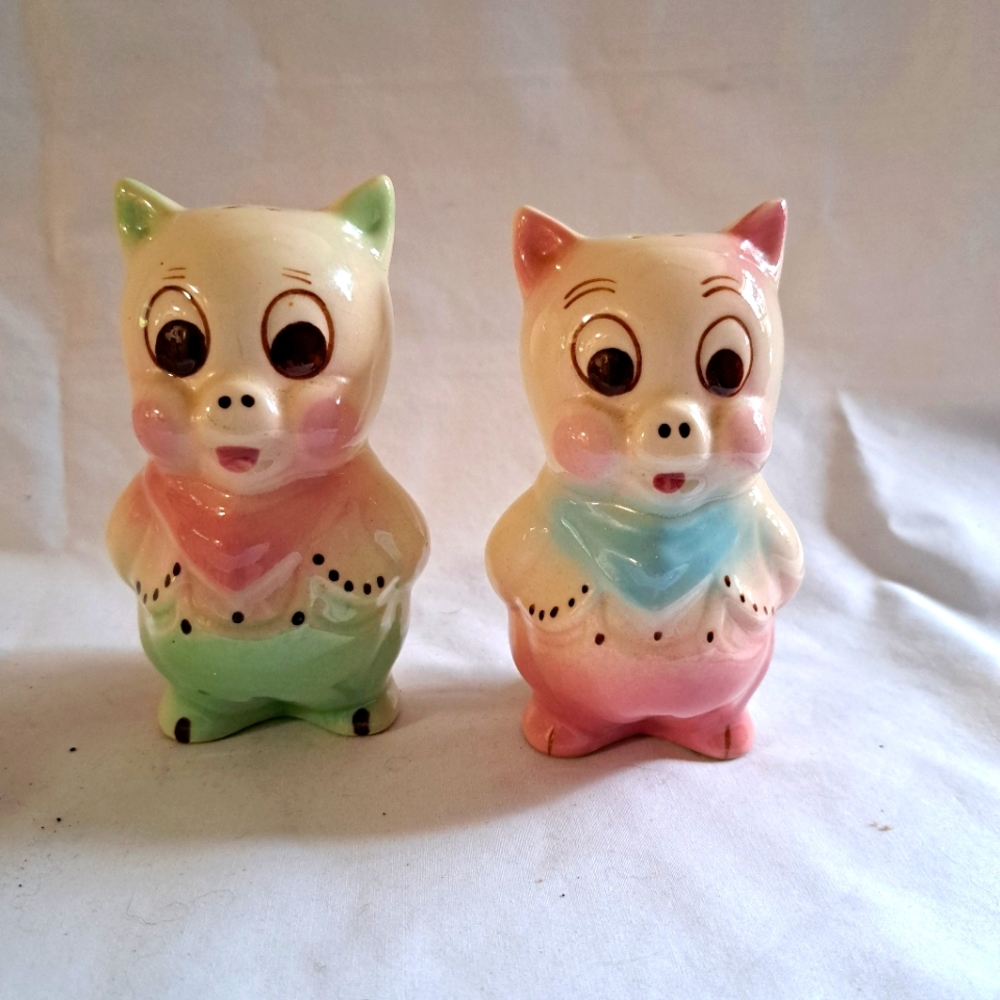 Porky Pig Salt & Pepper Set